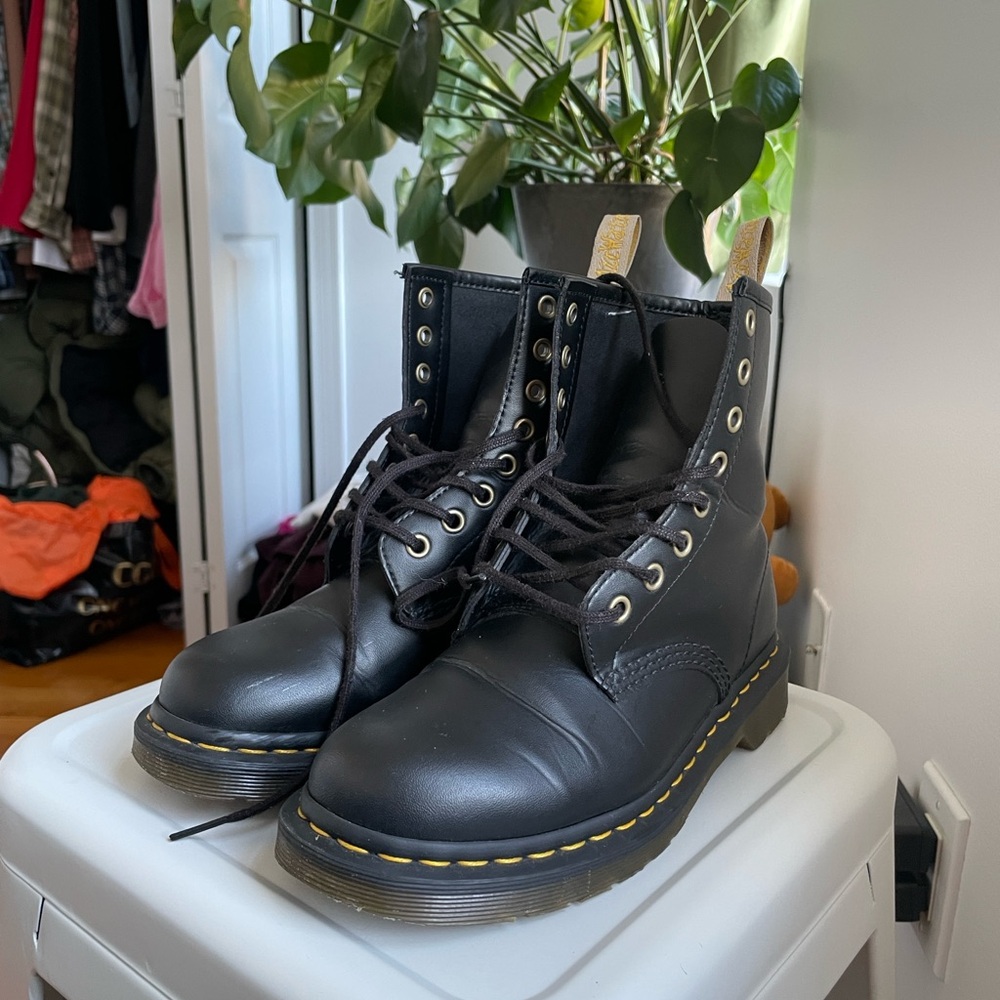 VEGAN 1460 FELIX LACE UP BOOTS
